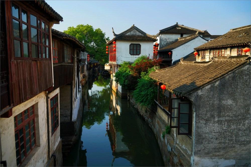 苹果承认将增加系统广告，年底前投放新广告位，果粉还会升级吗？游戏画面